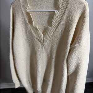 Cream V-Neck K-Pop vintage look Sweater size Small